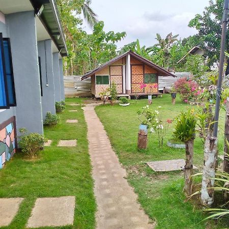 Junjals Backpackers Chalet Bohol Buitenkant foto