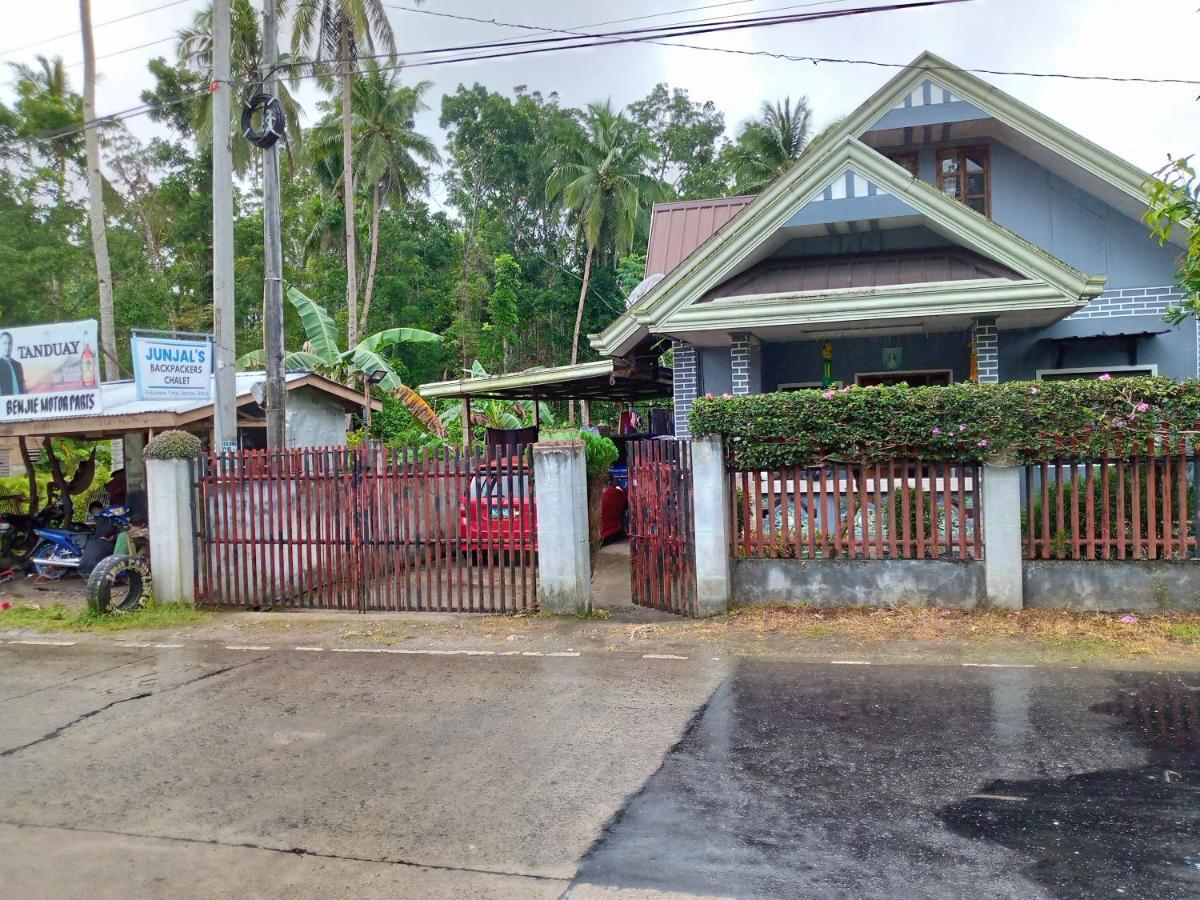 Junjals Backpackers Chalet Bohol Buitenkant foto