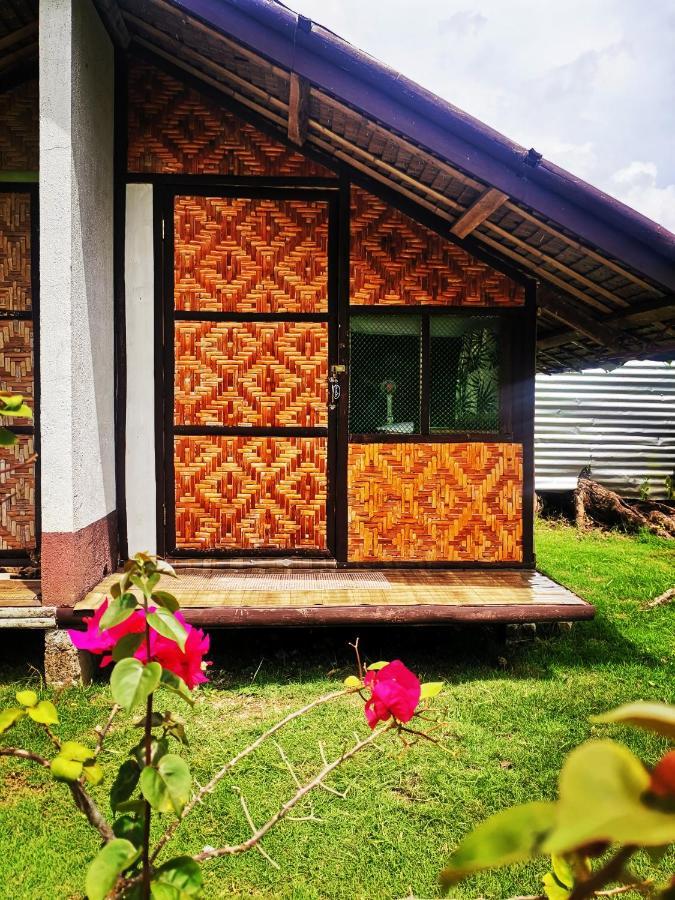 Junjals Backpackers Chalet Bohol Buitenkant foto